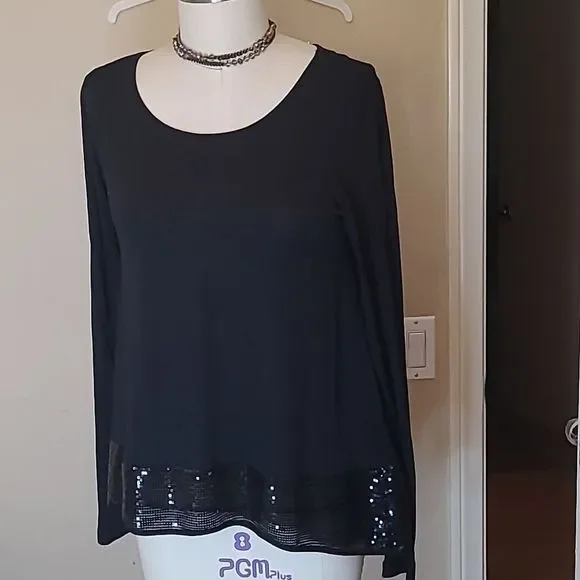 🎄🎄🎄Bcbg Maxazria sz Sm Sequin Trim RoseAnn Top in Black - Picture 5 of 8